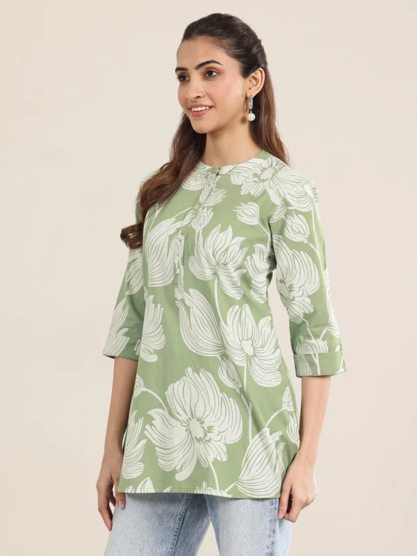 Women Green Printed Cotton Straight Short Kurti - Image 6