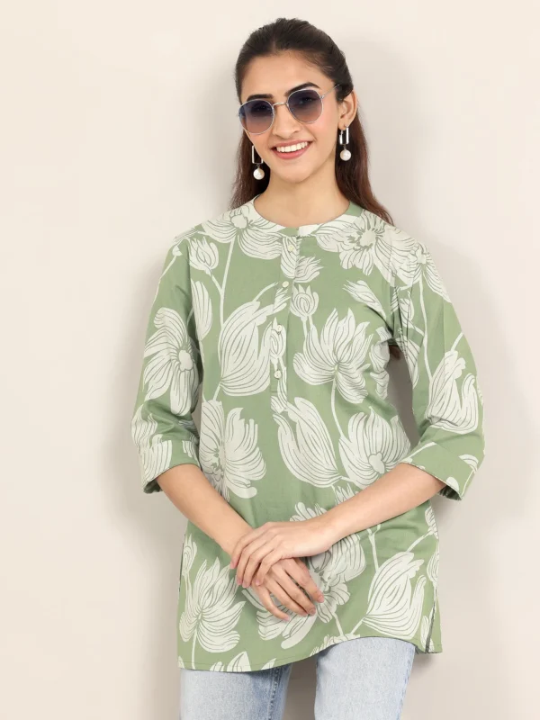 Women Green Printed Cotton Straight Short Kurti - Image 2