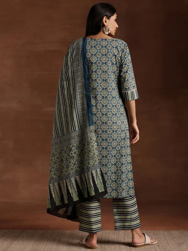 Women Blue Printed Cotton Straight Suit With Dupatta - Image 4