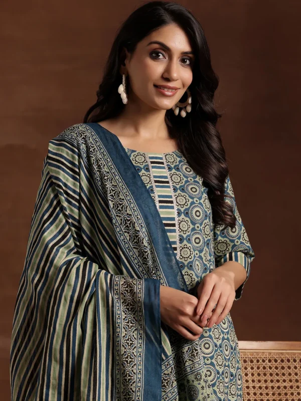 Women Blue Printed Cotton Straight Suit With Dupatta - Image 3