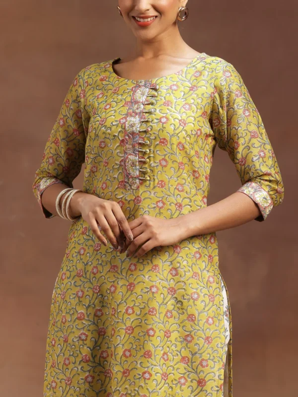 Women Yellow Printed Cotton Straight Suit With Dupatta - Image 5