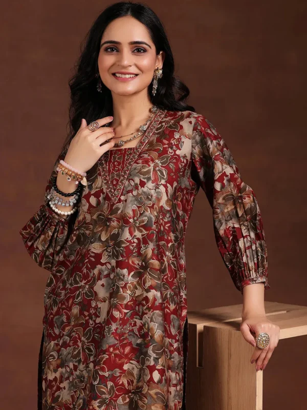 Women Maroon Printed Silk Blend Straight Kurta Set - Image 5