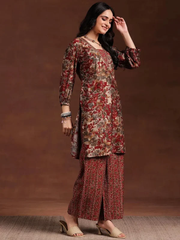Women Maroon Printed Silk Blend Straight Kurta Set - Image 7