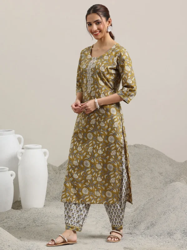 Women Mustard Printed Cotton Straight Suit With Dupatta - Image 6