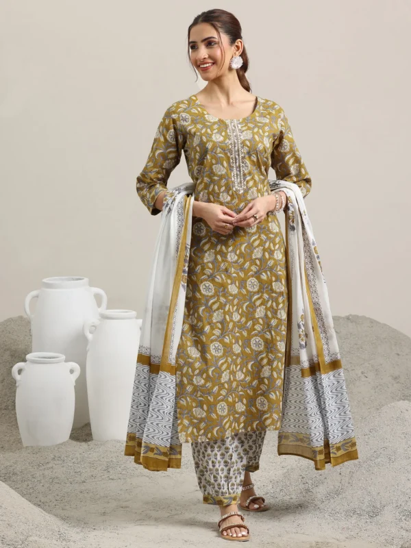 Women Mustard Printed Cotton Straight Suit With Dupatta - Image 4
