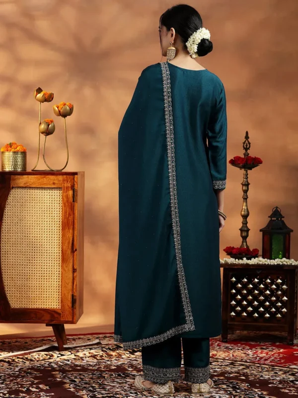 Women Navy Blue Yoke Design Silk Blend Straight Suit With Dupatta - Image 4