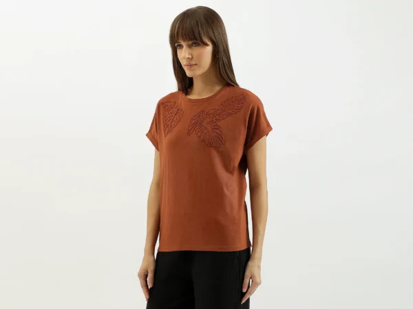 Women Round Neck Embroidered T-Shirt - Image 4