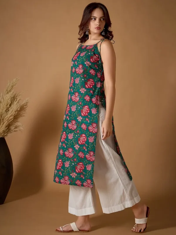 Women Green Printed Cotton Kurta - Image 4