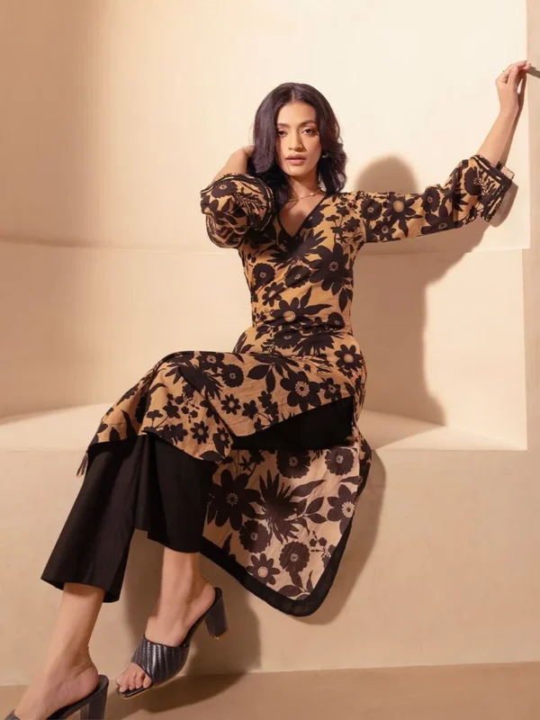Women Beige Printed Handwoven Cotton Kurta - Image 2