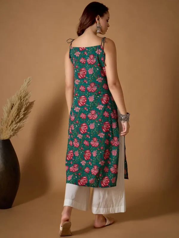 Women Green Printed Cotton Kurta - Image 2